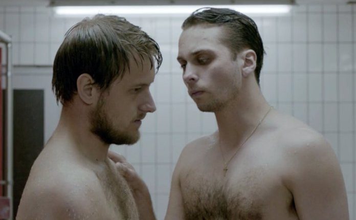 Shower': el cortometraje que muestra la represión sexual gay.